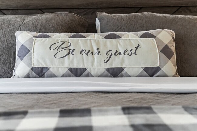 Building Photo - 20010 Highland Lakes Blvd