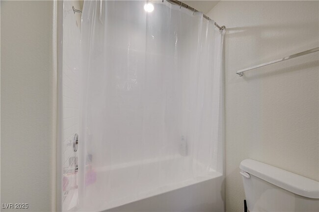 Building Photo - 360 Summer Sparrow Ave