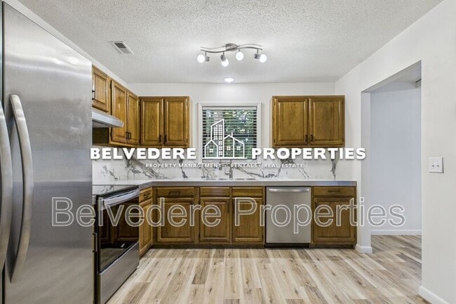 Building Photo - 6 Bellows Ct