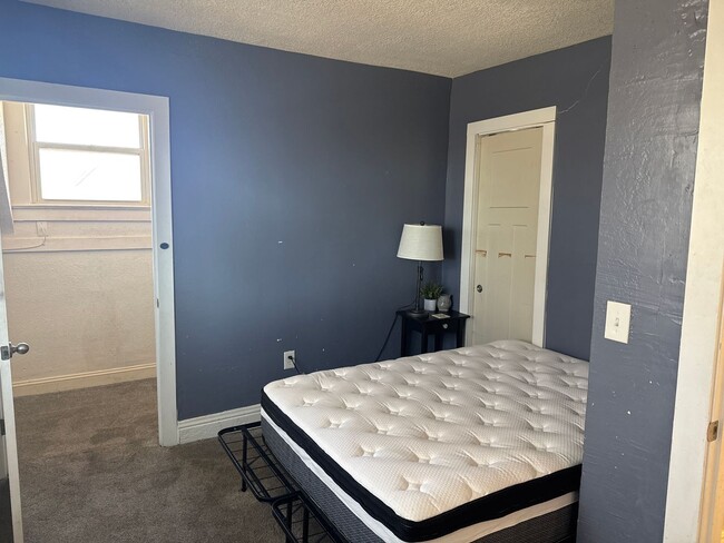 Building Photo - Private Room for Rent – $750/Month | All Utilities Included