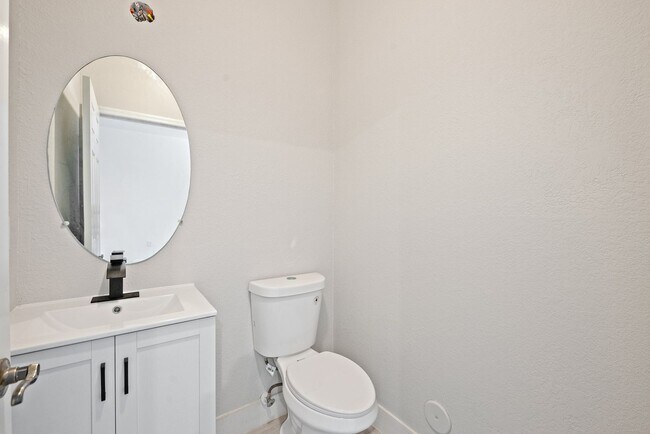 Building Photo - Spacious 3-Bedroom Townhome with 2.5 Baths | 2,035 Sq. Ft. in Homestead