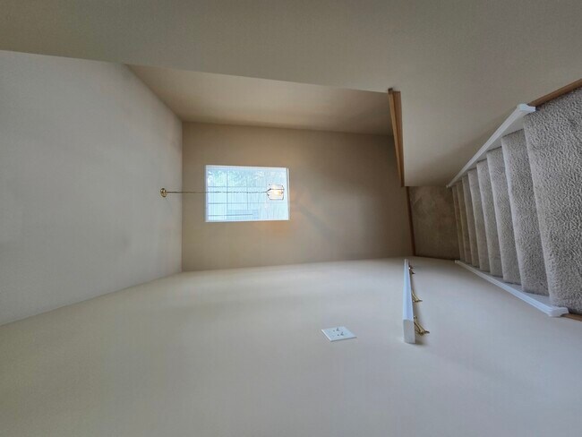 Building Photo - 1531 Silverstone Dr