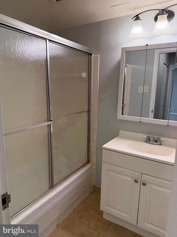 Building Photo - 10122 Campus Way S