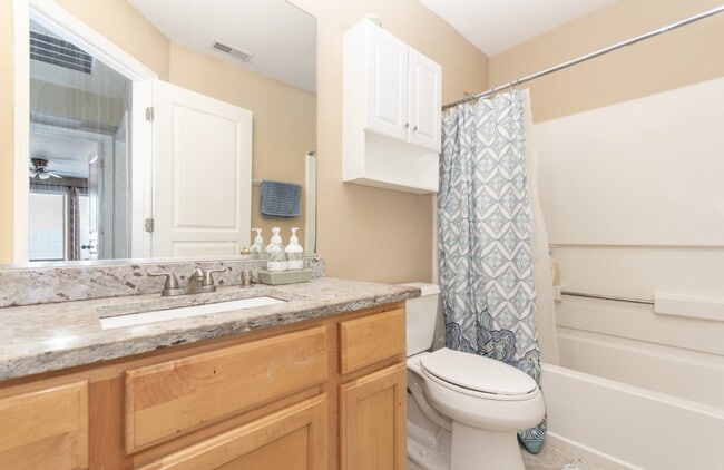 Building Photo - 3160 Bromley Ln