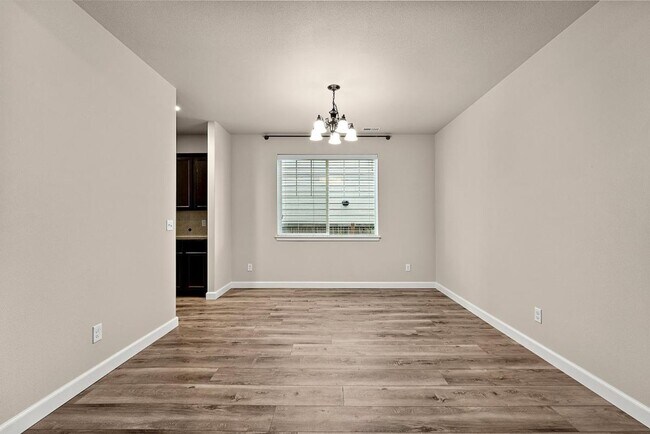 Building Photo - 15592 Chad Dr SE