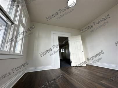Building Photo - 463 Linden Ave