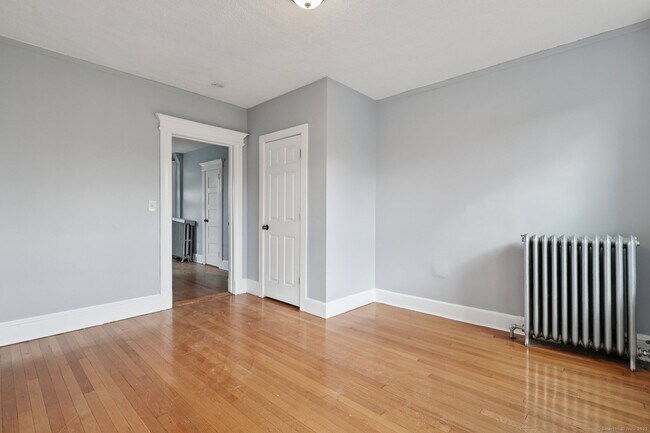 Building Photo - 15-17-17 Mountford St