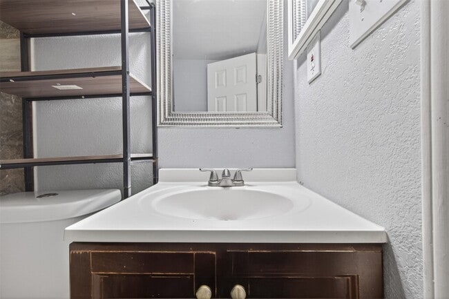 Building Photo - 7454 Navidad Rd