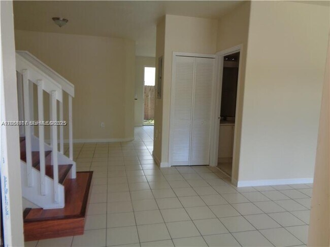 Building Photo - 2621 SE 15th Pl