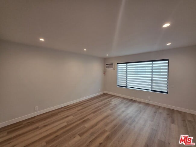 Building Photo - 3660 Watseka Ave