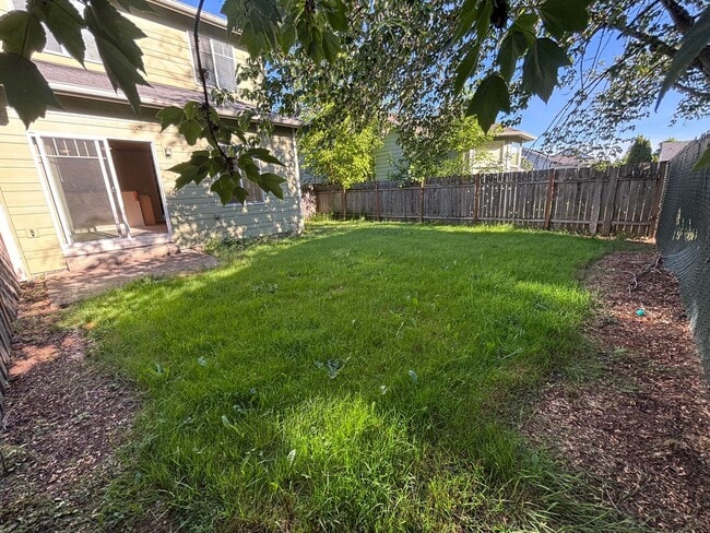 Building Photo - 3 Bedroom 2.5 Bath Two Story Duplex