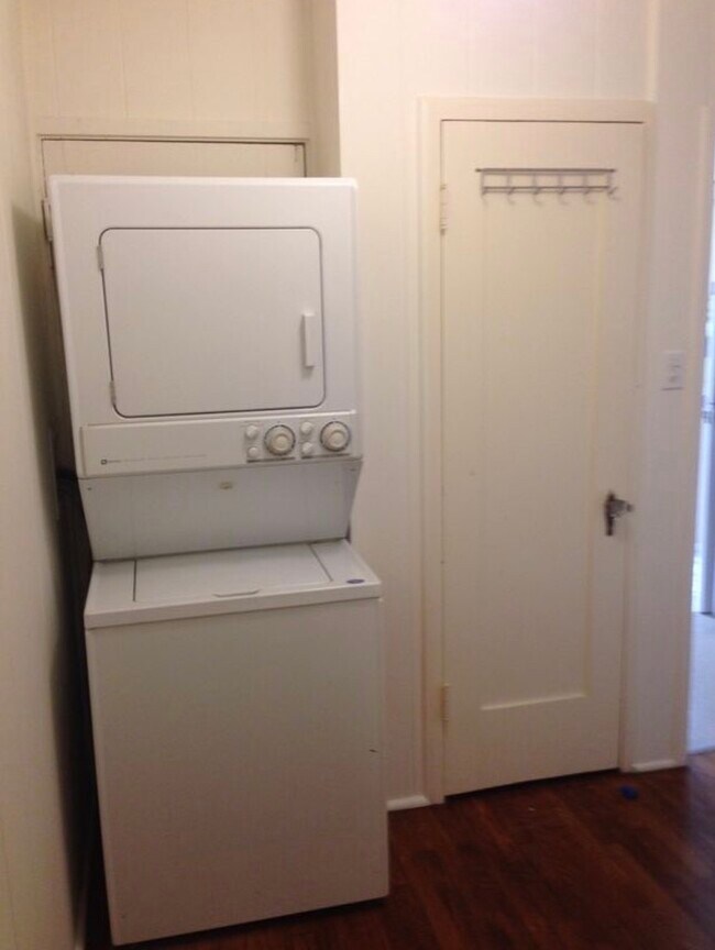 Laundry - 420 2nd St