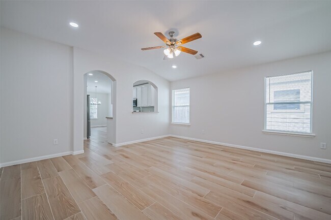 Building Photo - 11615 Standing Pine Ln