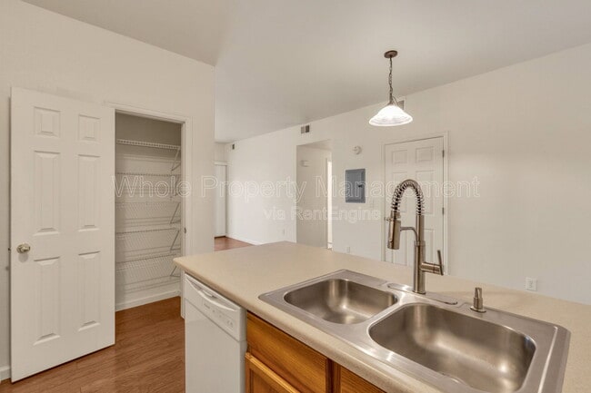 Building Photo - 5340 Raritan St