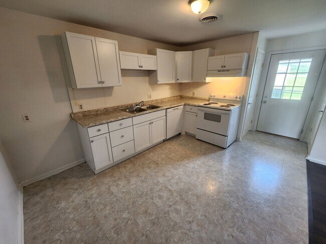 Building Photo - 3430 Gregway Dr