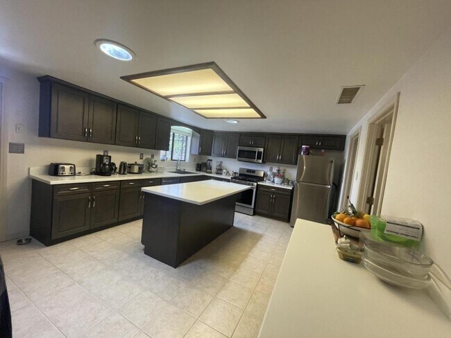 Building Photo - 64315 Spyglass Ave
