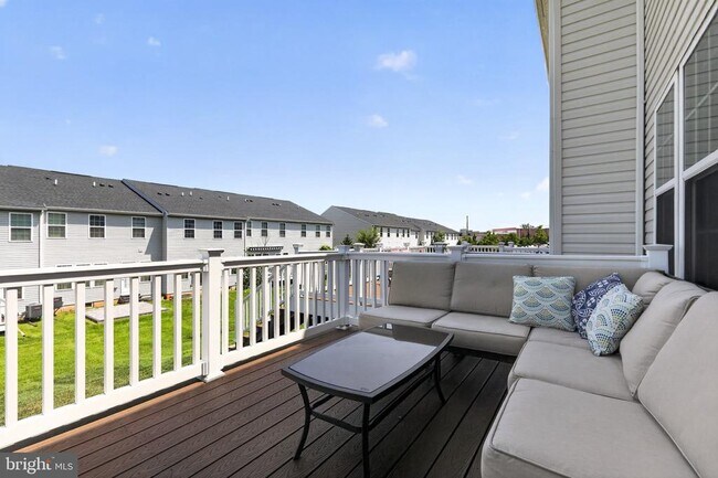 Building Photo - 1551 Emily Ct