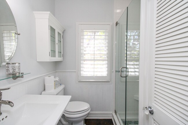 Building Photo - **STUNNING POOL HOME**4BEDS / 4.5BATHS**AQ...