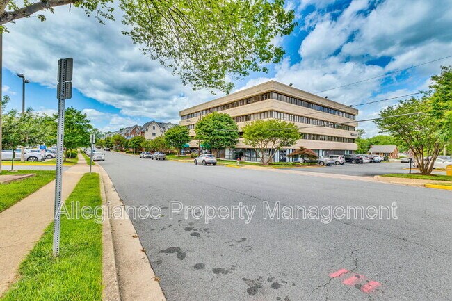Building Photo - 6800 Fleetwood Rd