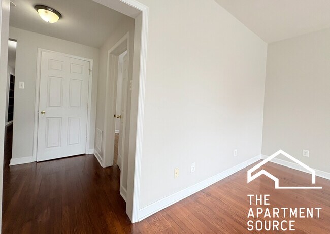 Building Photo - 4013 S Calumet Ave