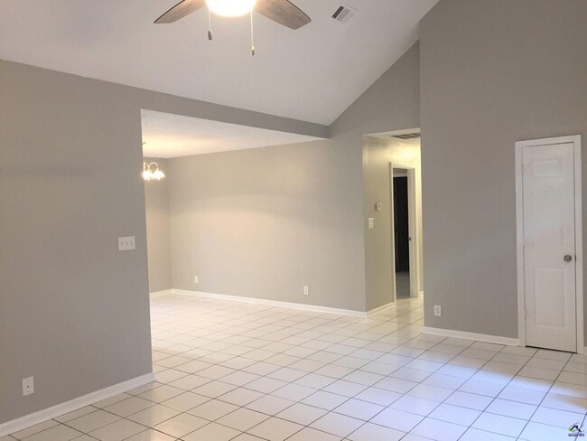 Building Photo - 542 Loblolly Ln