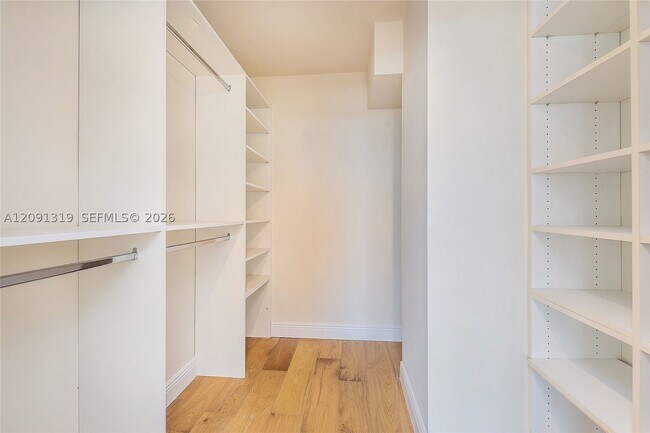 Building Photo - 881 Ocean Dr