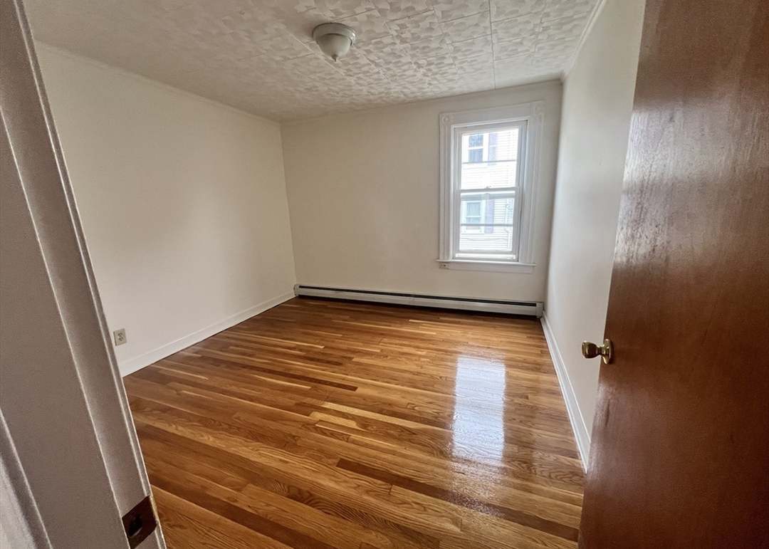 Building Photo - 212 Brightman St