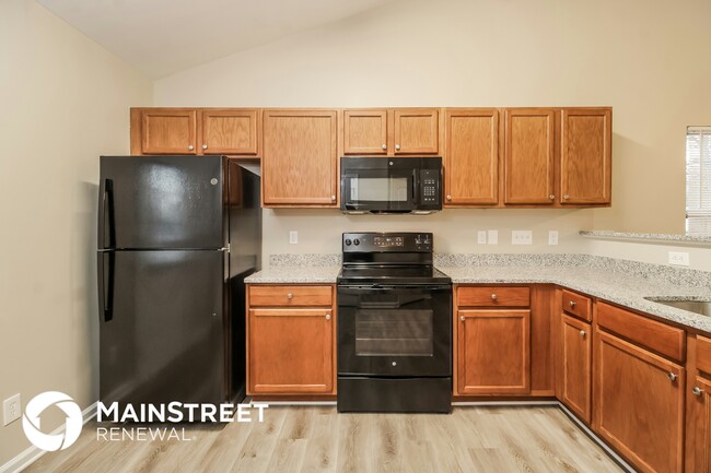 Building Photo - 3923 Springbrook Dr