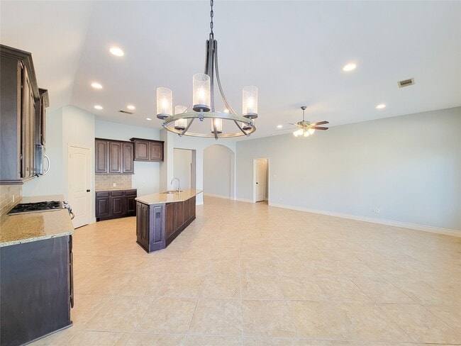 Building Photo - 106 Colina Vista Way