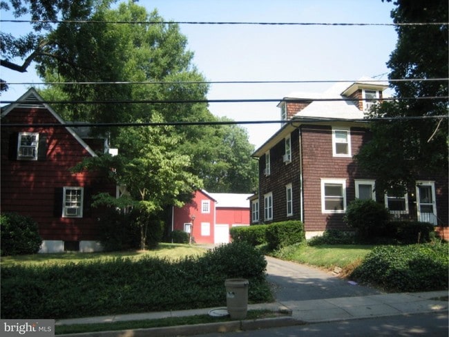 Primary Photo - 35 Linden Ln