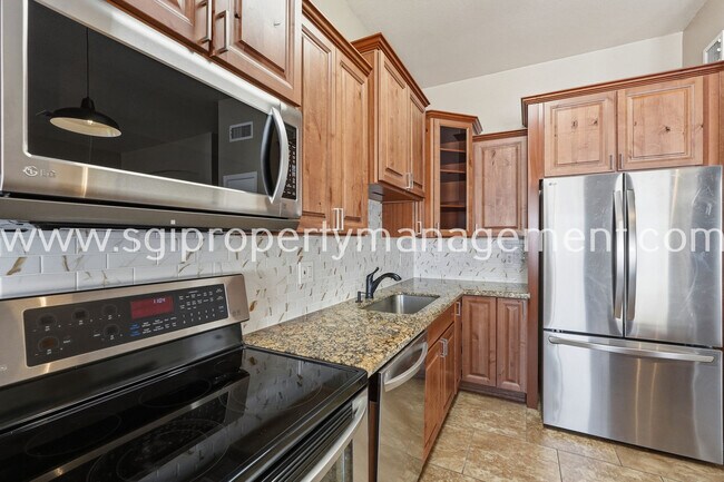 Building Photo - 13178 W Rimrock St