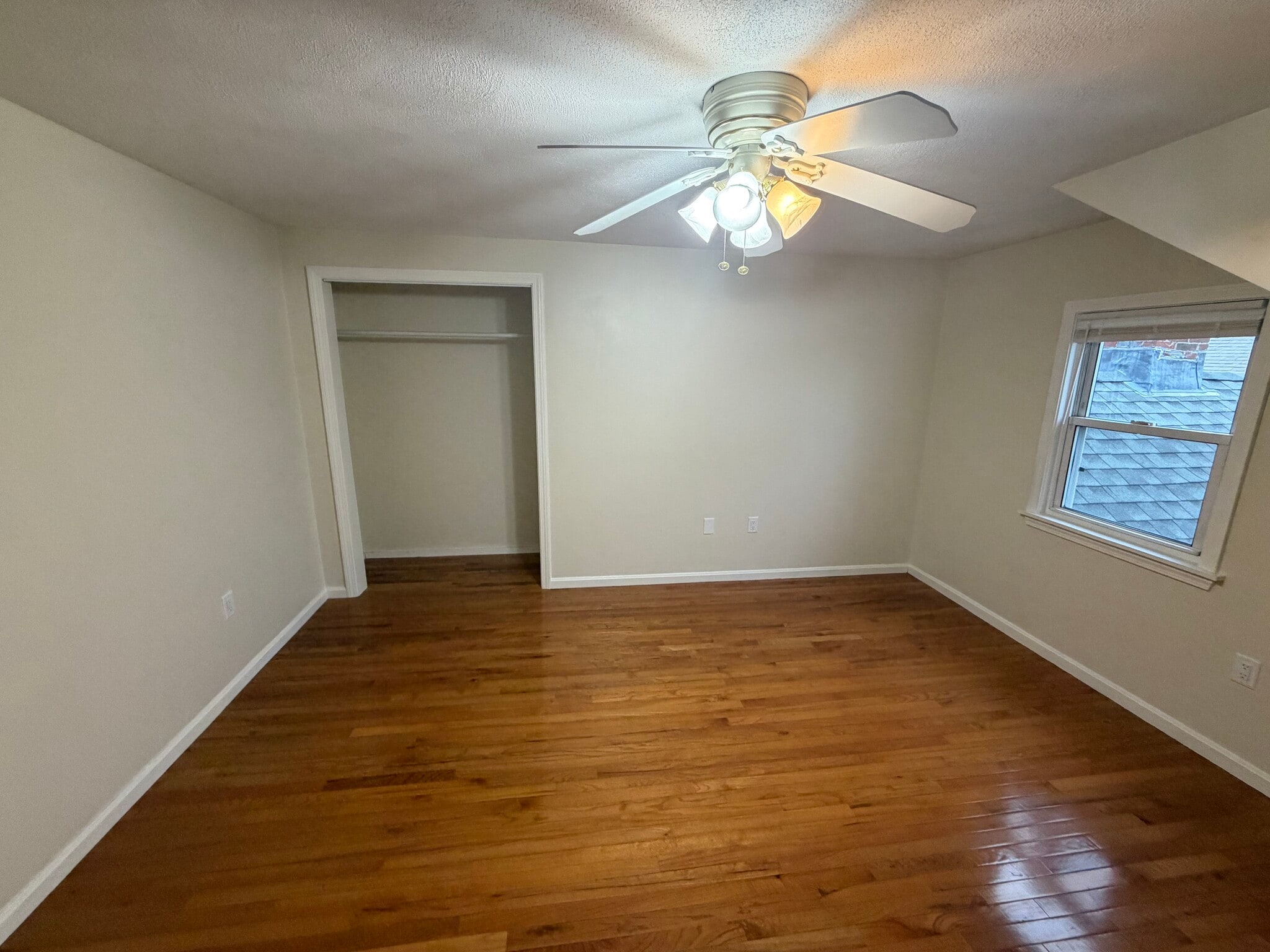 Building Photo - 67 Oak St