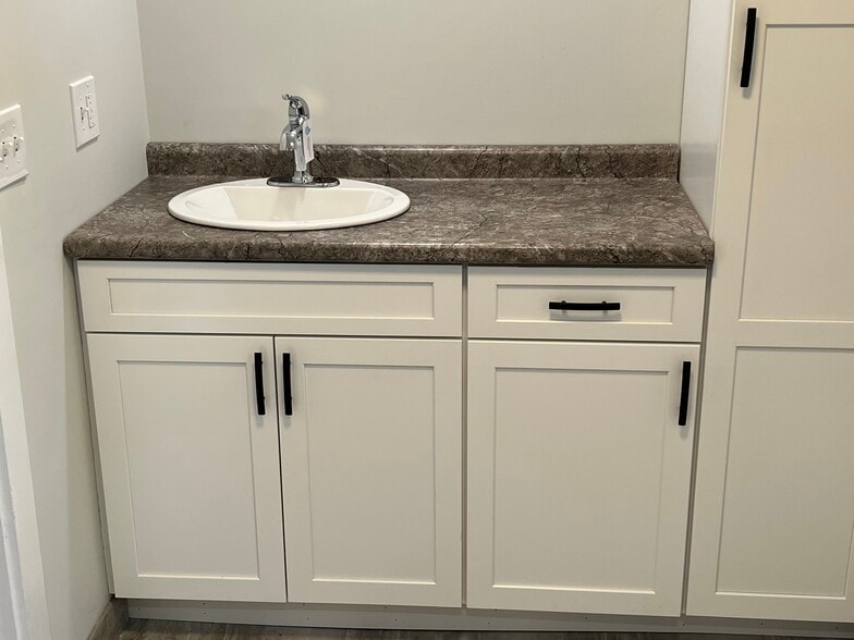 Upstairs Bathroom Sink - 124 Aubrey Ave