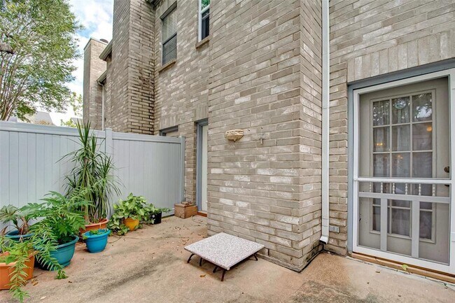 Building Photo - 6000 Reims Rd