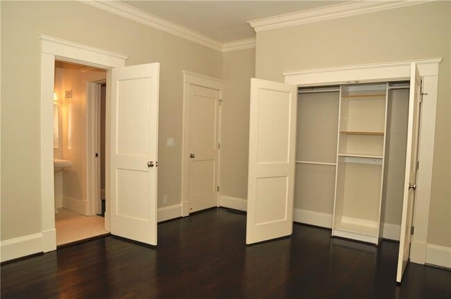 Building Photo - 950 Rupley Dr NE