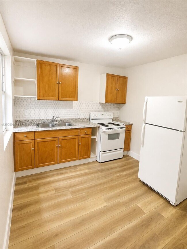 Building Photo - 36 NE 60th Terrace