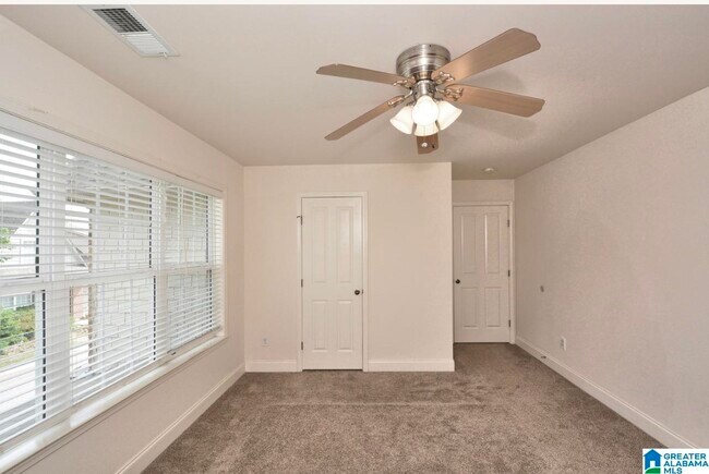 Building Photo - 107 Castlehill Dr