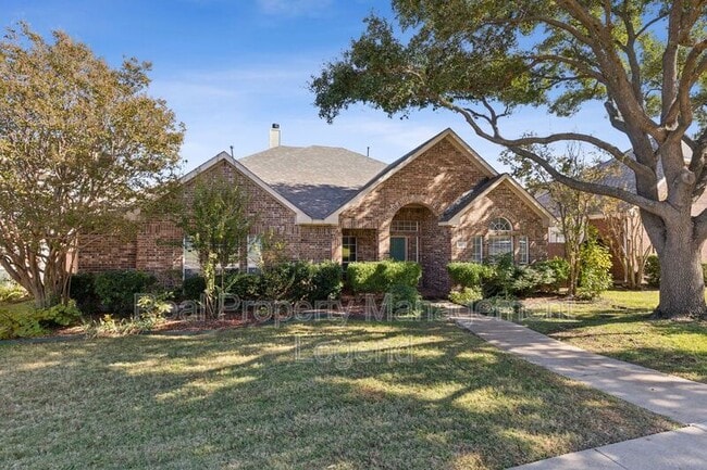 Building Photo - 8012 Greenwood Dr