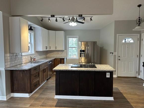 Building Photo - 3492 Point View Cir