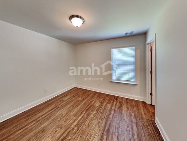 Building Photo - 598 Slew Drive