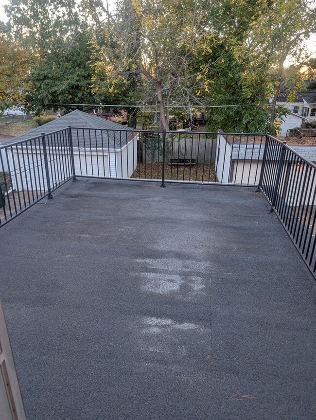 Building Photo - Single family home with access to Lake Eerie!