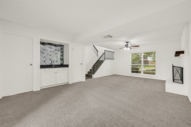Building Photo - 8610 Timber View Dr