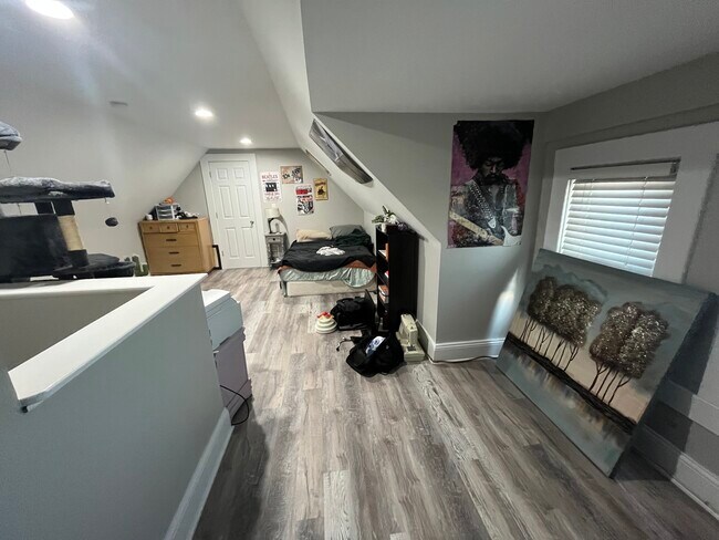 Building Photo - 33 Hamilton Park