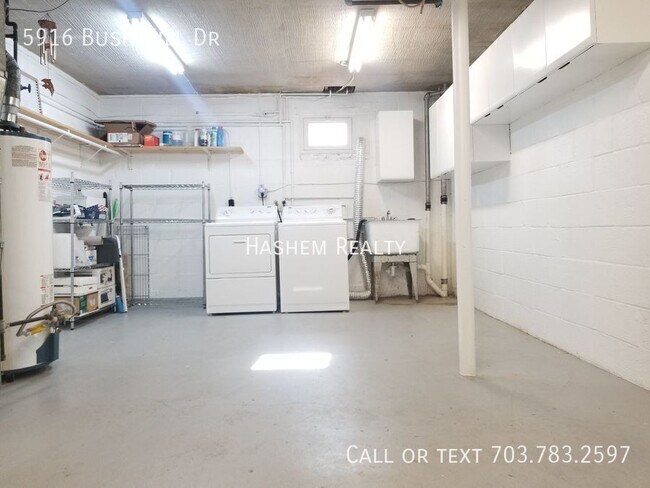 Building Photo - 5916 Bush Hill Dr