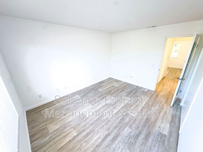 Building Photo - 4825 Northerly St