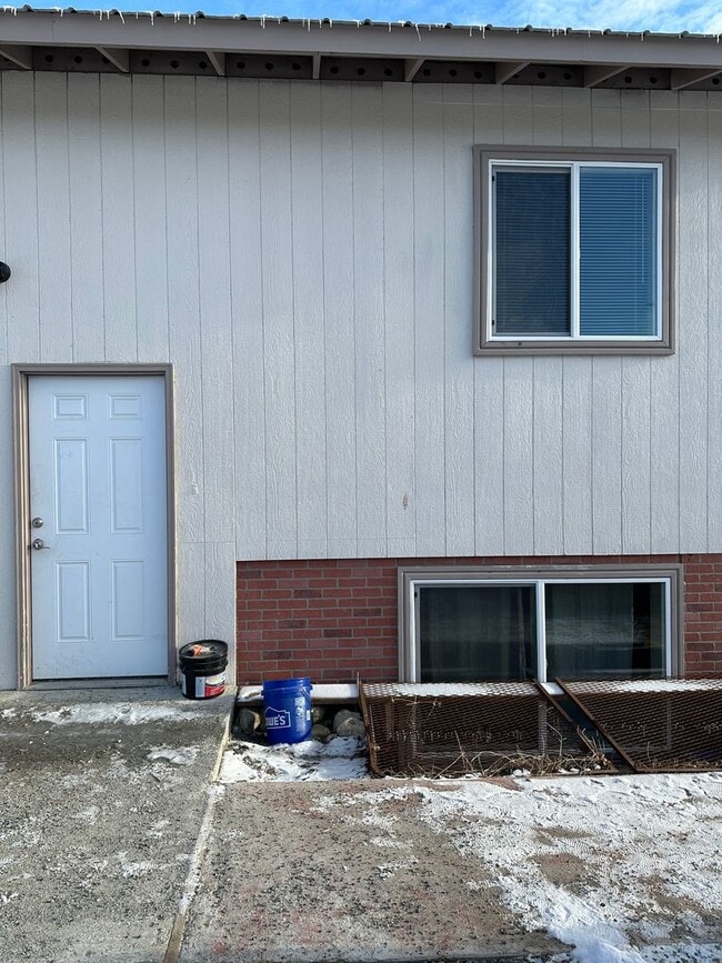 Building Photo - 1568 N Williwaw Way