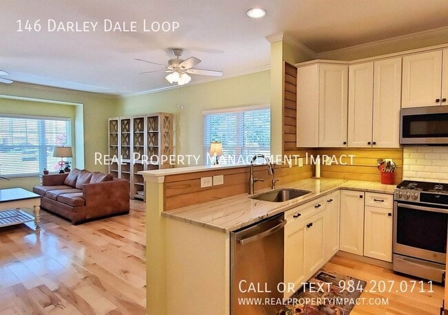 Building Photo - 146 Darley Dale Loop