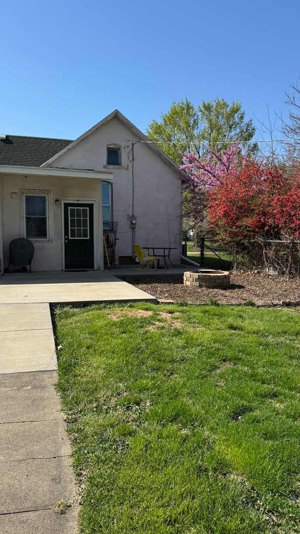 Building Photo - Great Home Near Hospital!