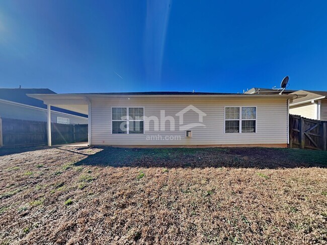 Building Photo - 16 Slow Creek Dr