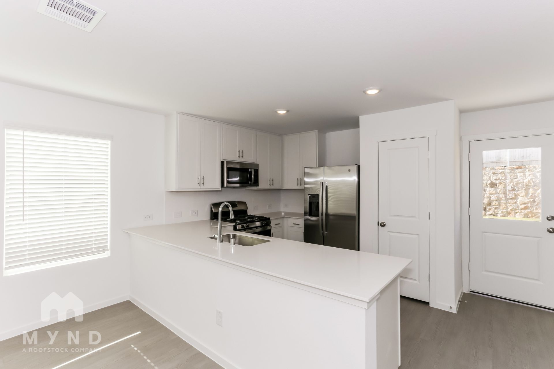 Building Photo - 2732 Ctr Crk Ln